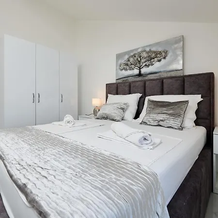 Fratelli * تروغير