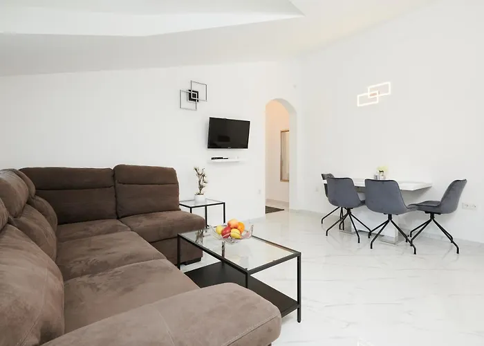 Fratelli * トロギール