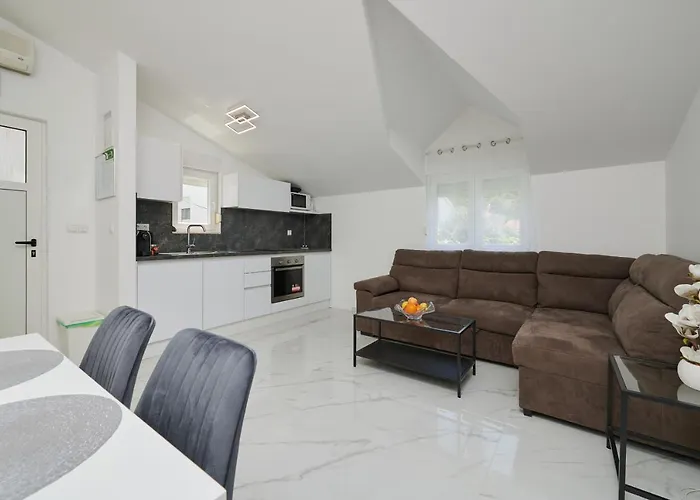 Fratelli * トロギール