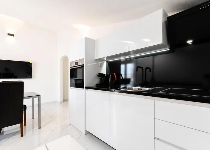 Fratelli * トロギール